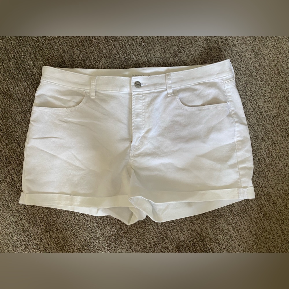 White Old Navy Mid Rise Shorts